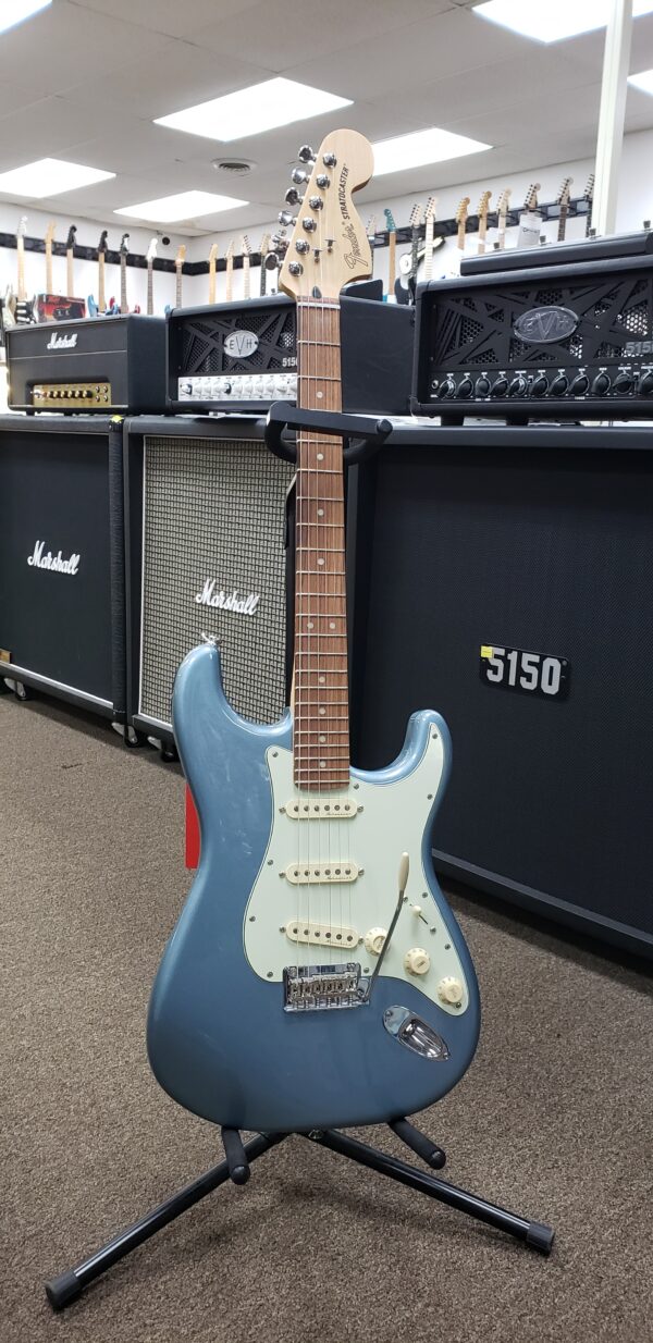 Fender Player Plus Stratocaster - Pau Ferro Fingerboard - Opal Spark - Image 8