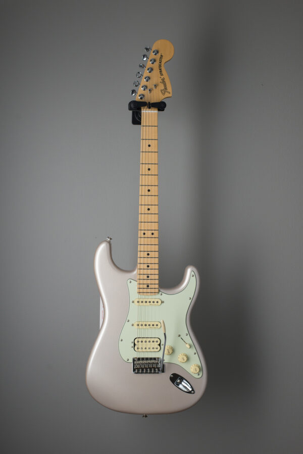Fender Deluxe Stratocaster Strat - Blizzard Pearl w/ Vega-Trem - Image 2