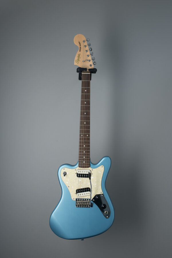 Squier Paranormal Super-Sonic – Ice Blue Metallic - Image 2