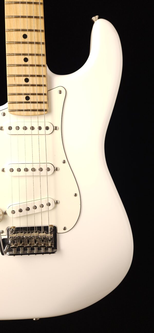 Fender Player Stratocaster - Left-handed - Polar White with Maple Fingerboard - Image 5