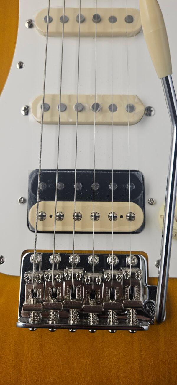 Fender JV MODIFIED '50S STRATOCASTER® HSS 2 Color Sunburst - Image 5