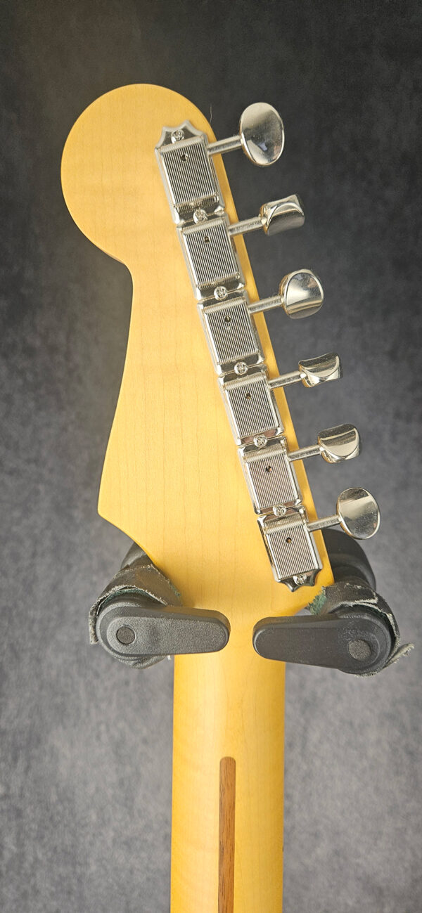 Fender JV MODIFIED '50S STRATOCASTER® HSS 2 Color Sunburst - Image 9