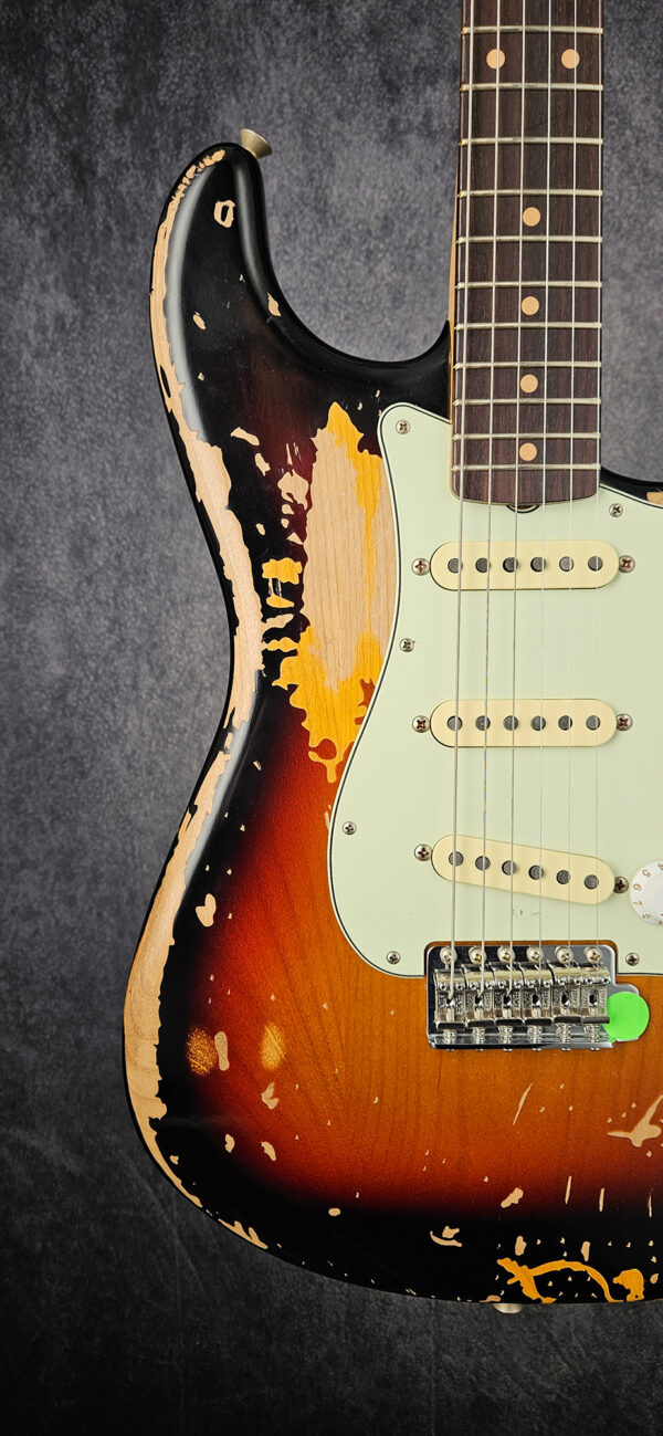 Fender Mike McCready Signature Stratocaster - 3-Color Sunburst Relic - Image 5