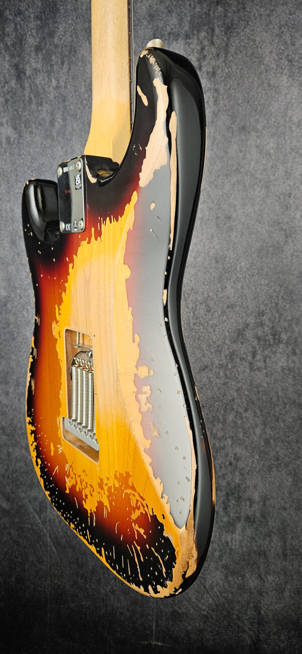 Fender Mike McCready Signature Stratocaster - 3-Color Sunburst Relic - Image 14