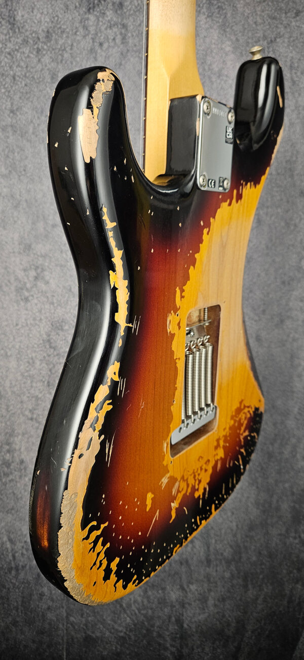 Fender Mike McCready Signature Stratocaster - 3-Color Sunburst Relic - Image 15
